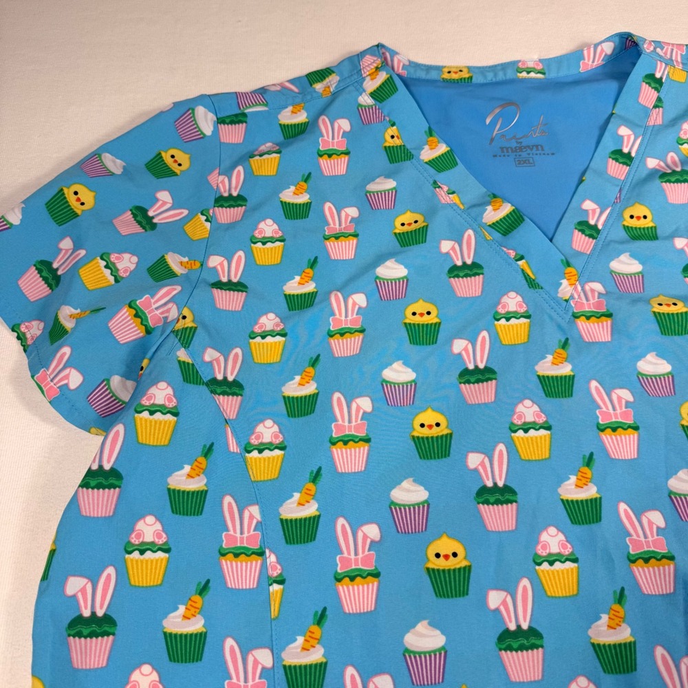 Maevn Scrub Top 2XLPockets Blue Easter Bunny Chick Cupcake Print V-Neck
